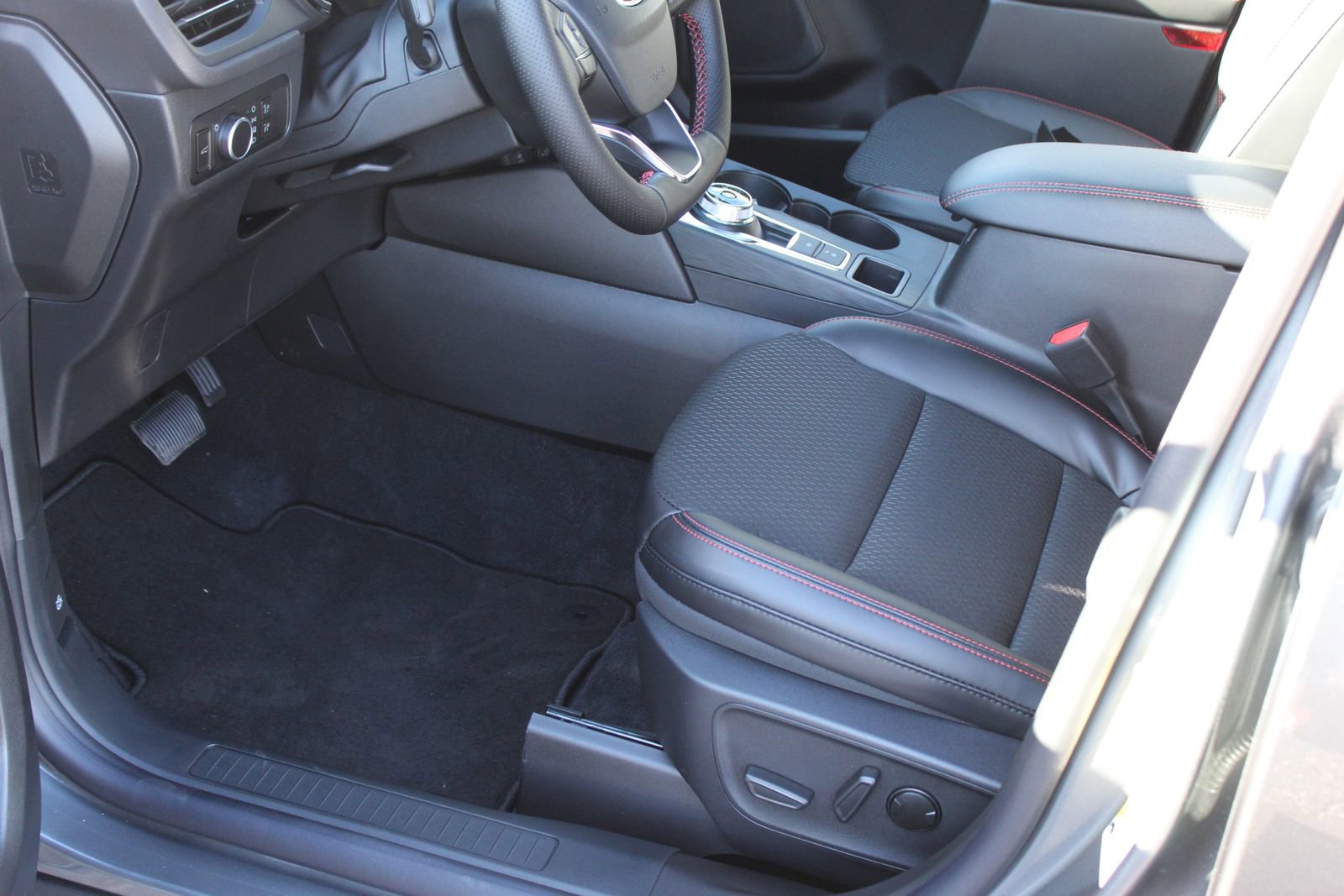 New 2026 Ford Escape ST-Line w/ Tech Pack #1 image 25