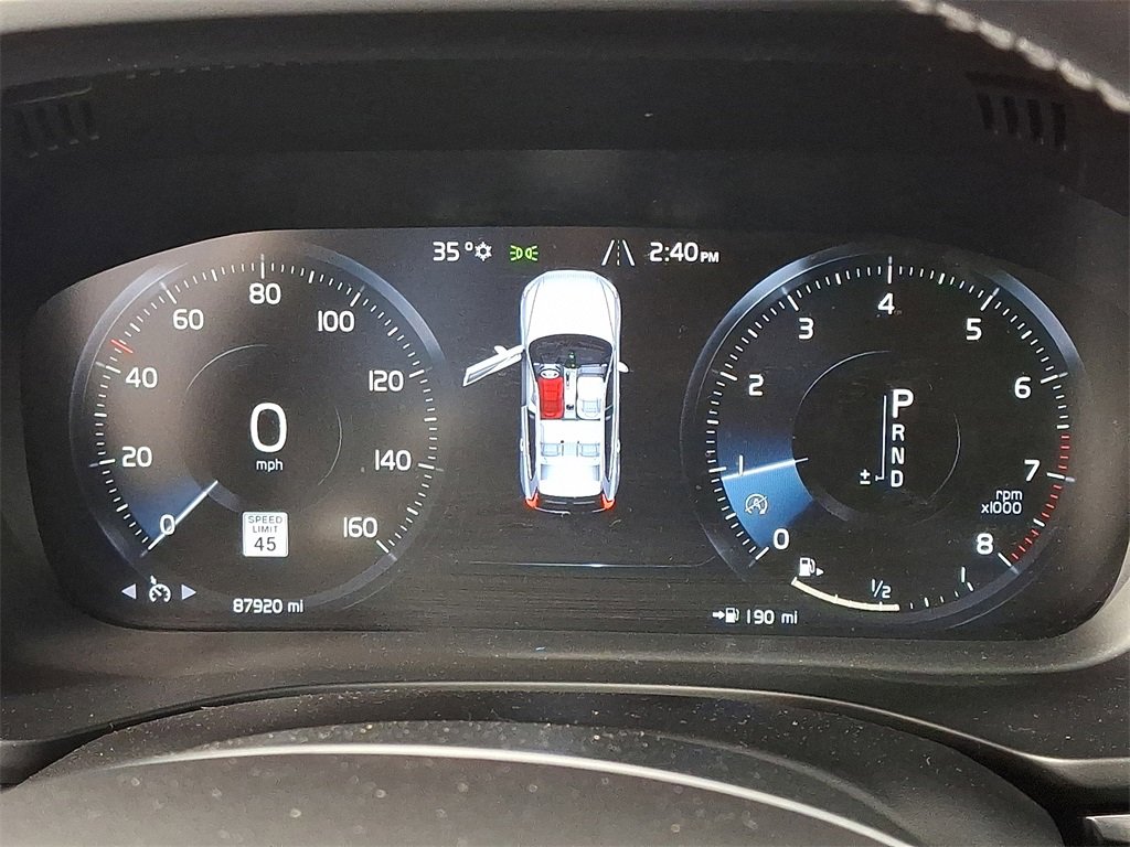 Used 2018 Volvo XC60 T5 Momentum w/ Vision Package image 24