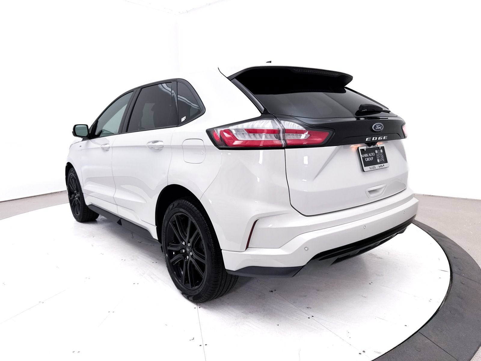 Used 2023 Ford Edge ST-Line AWD/4WD image 15