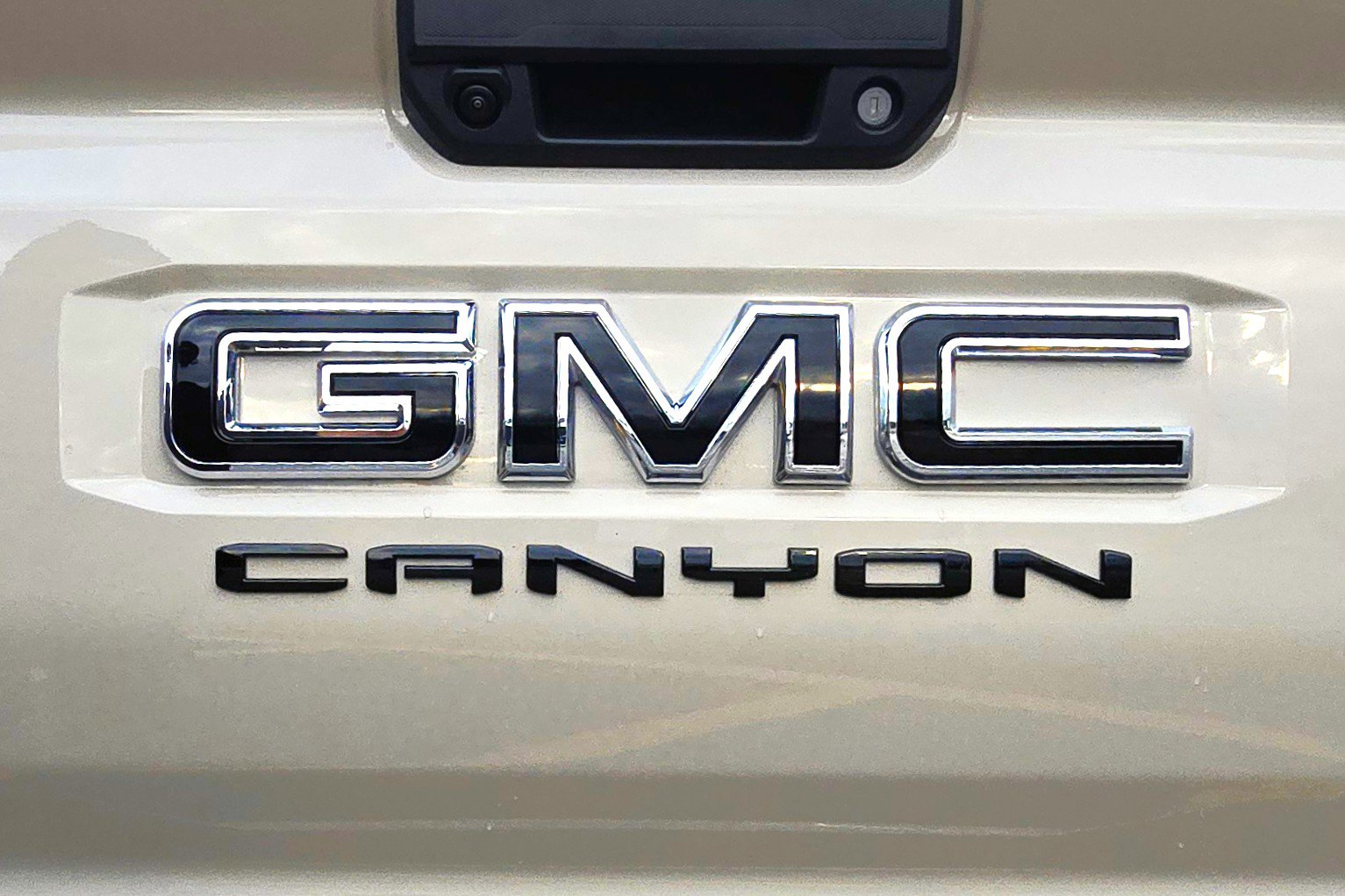 New 2026 GMC Canyon Elevation w/ Convenience Package image 31