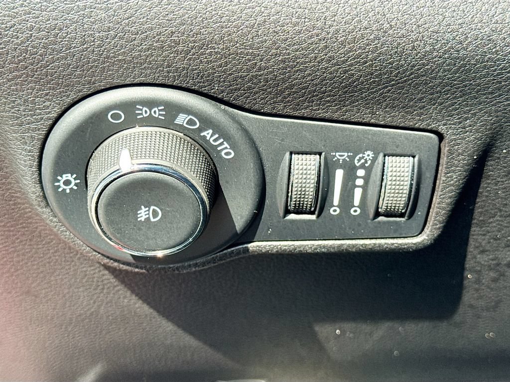 Used 2023 Jeep Compass Limited AWD/4WD image 10