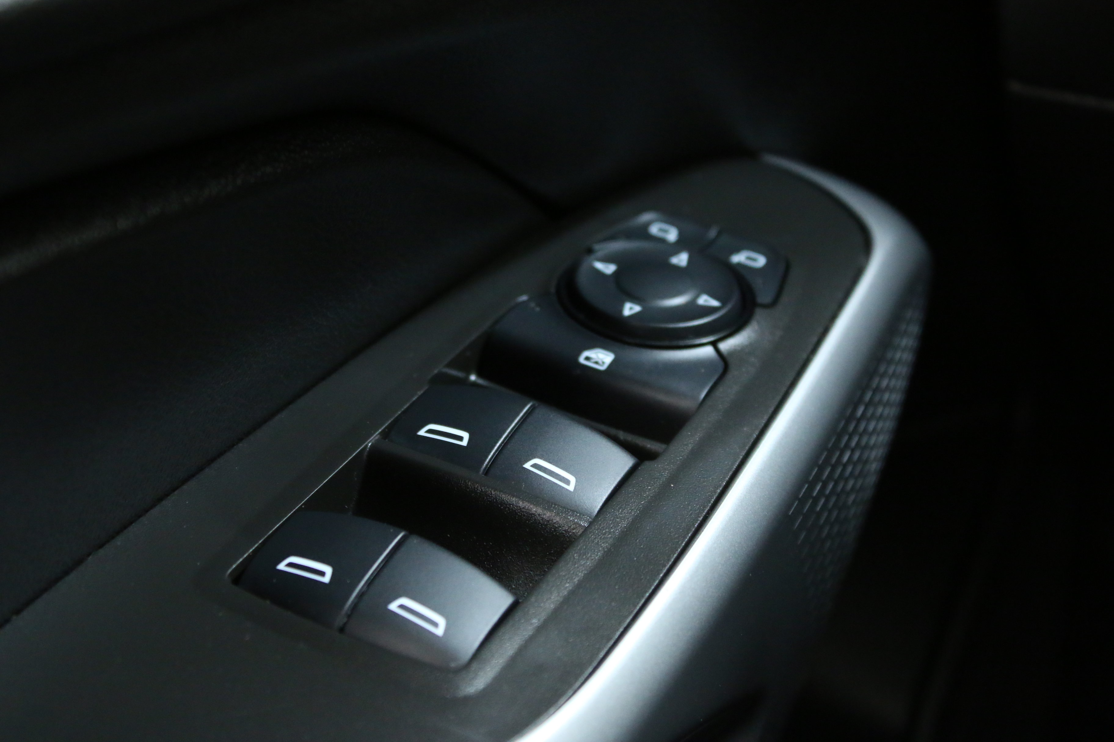 Used 2024 Chevrolet Trax LS w/ LS Convenience Package FWD image 21