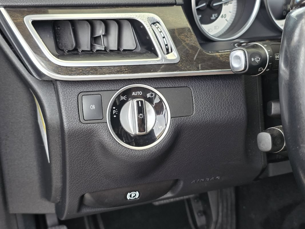 Used 2014 Mercedes-Benz E 250 BlueTEC Sedan image 17