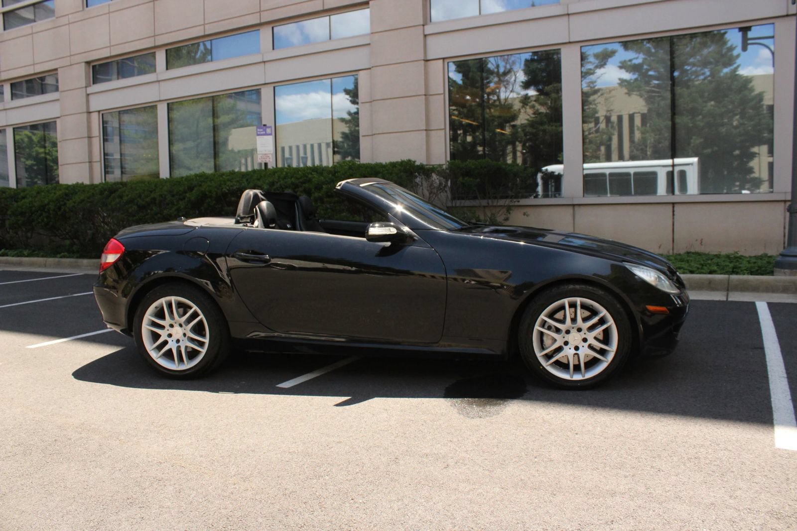 Used 2008 Mercedes-Benz SLK 350 image 2