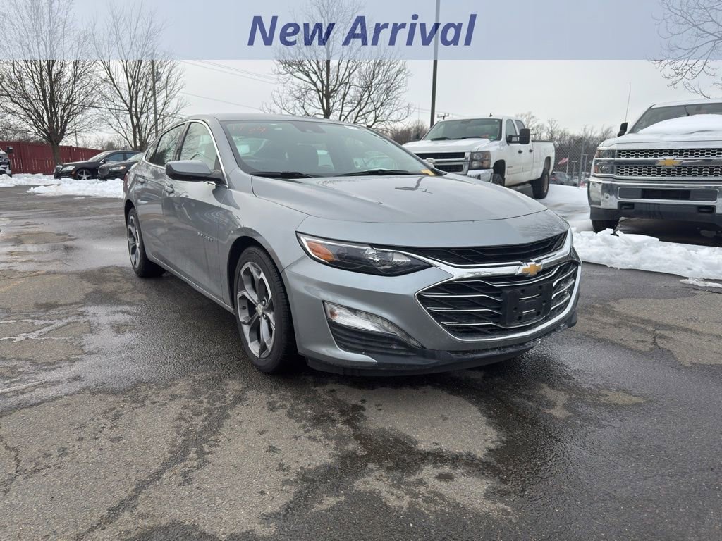 Used 2024 Chevrolet Malibu LT image 2