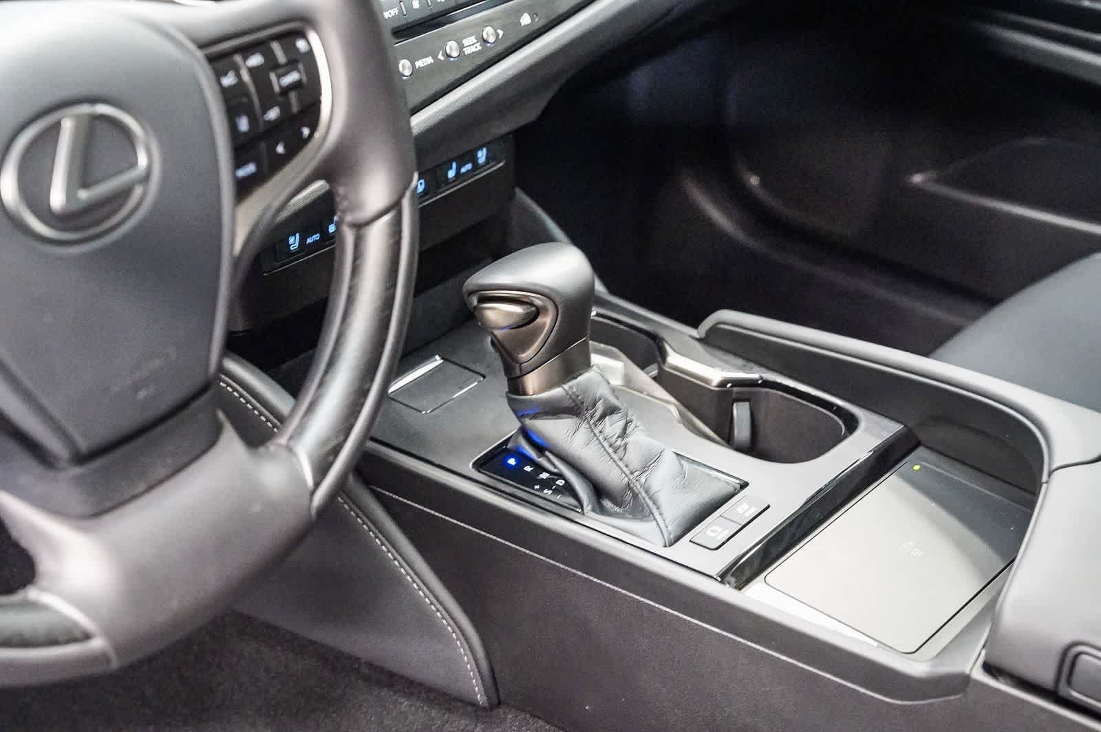 Used 2025 Lexus ES 300h w/ Accessory Package (Z2) FWD image 24