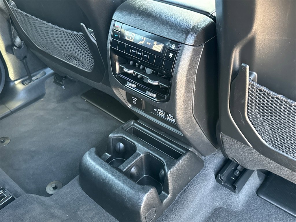 Used 2021 Jeep Grand Cherokee L Laredo image 17