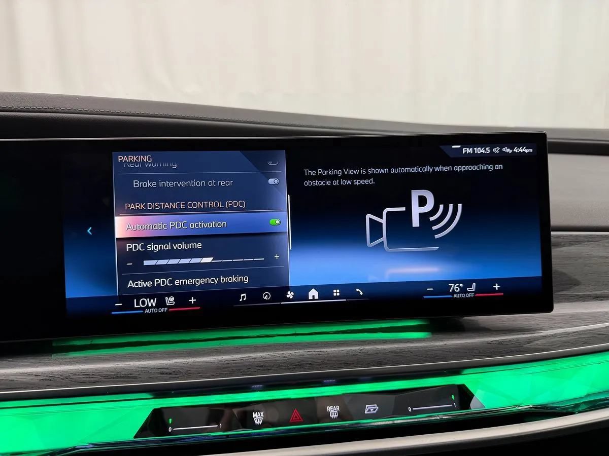 Used 2024 BMW 740i xDrive AWD/4WD image 28