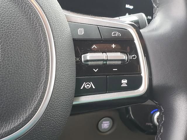 Used 2025 Kia Carnival image 25