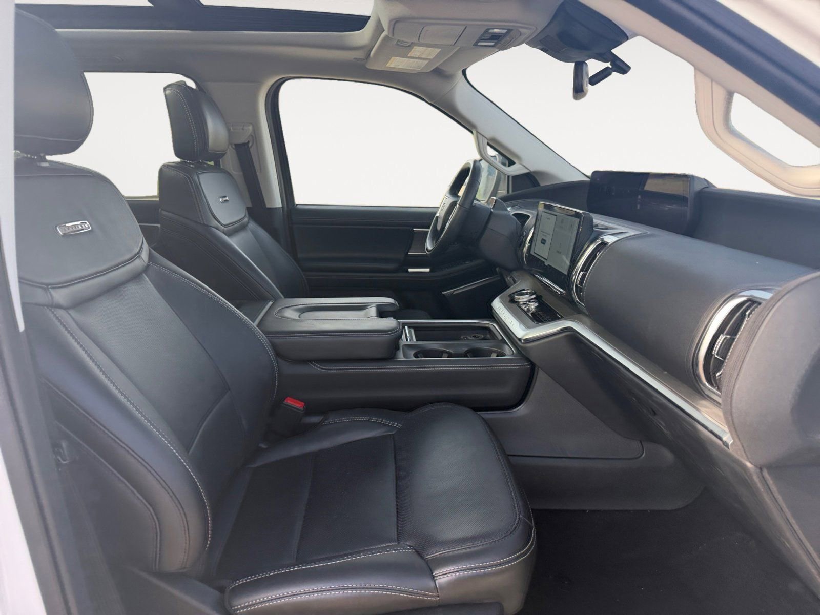 Used 2025 Ford Expedition Platinum image 15