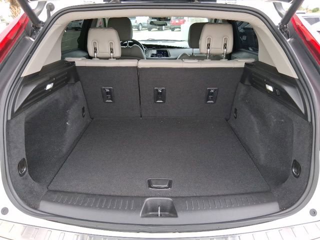 Used 2021 Cadillac XT4 Luxury w/ Driver Awareness Package image 6