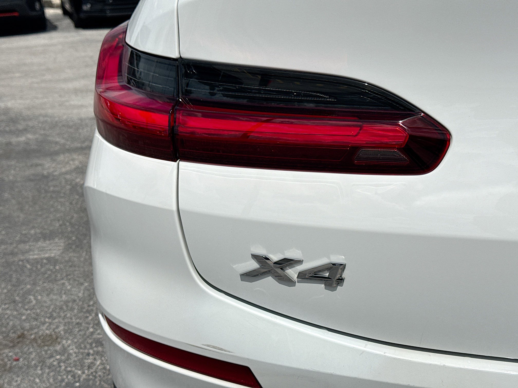 Used 2023 BMW X4 xDrive30i w/ Convenience Package AWD/4WD image 10