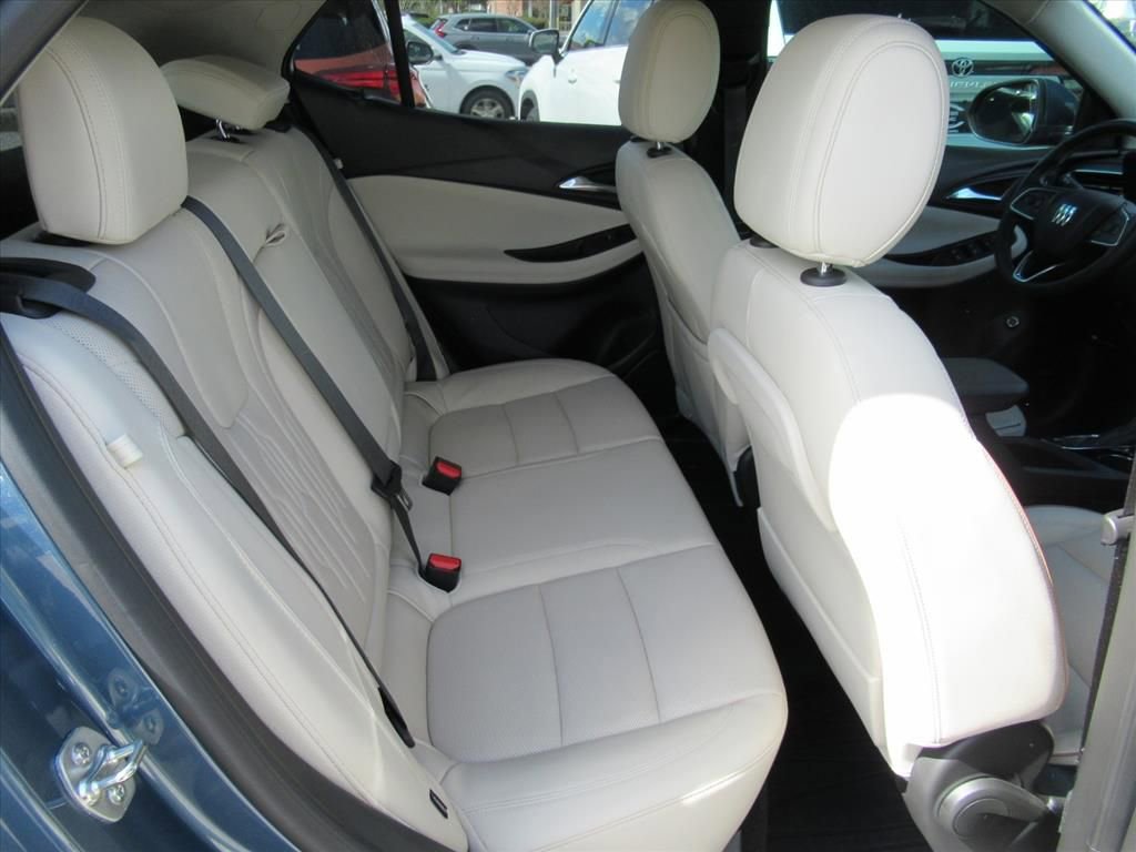 Used 2025 Buick Encore GX Avenir w/ Avenir Technology Package image 31
