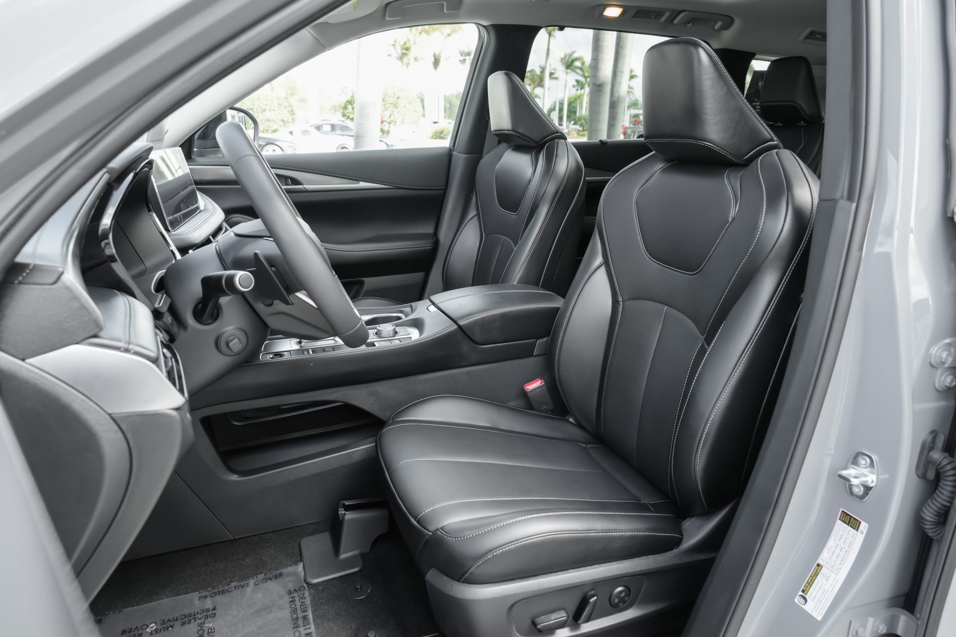 Certified 2026 INFINITI QX60 Luxe w/ Cargo Package FWD image 8