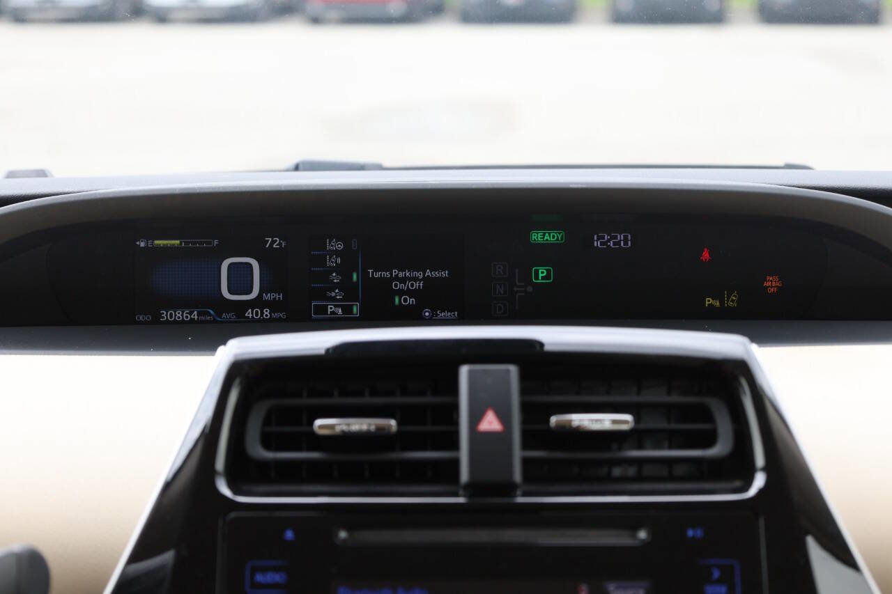 Used 2019 Toyota Prius LE AWD/4WD image 19