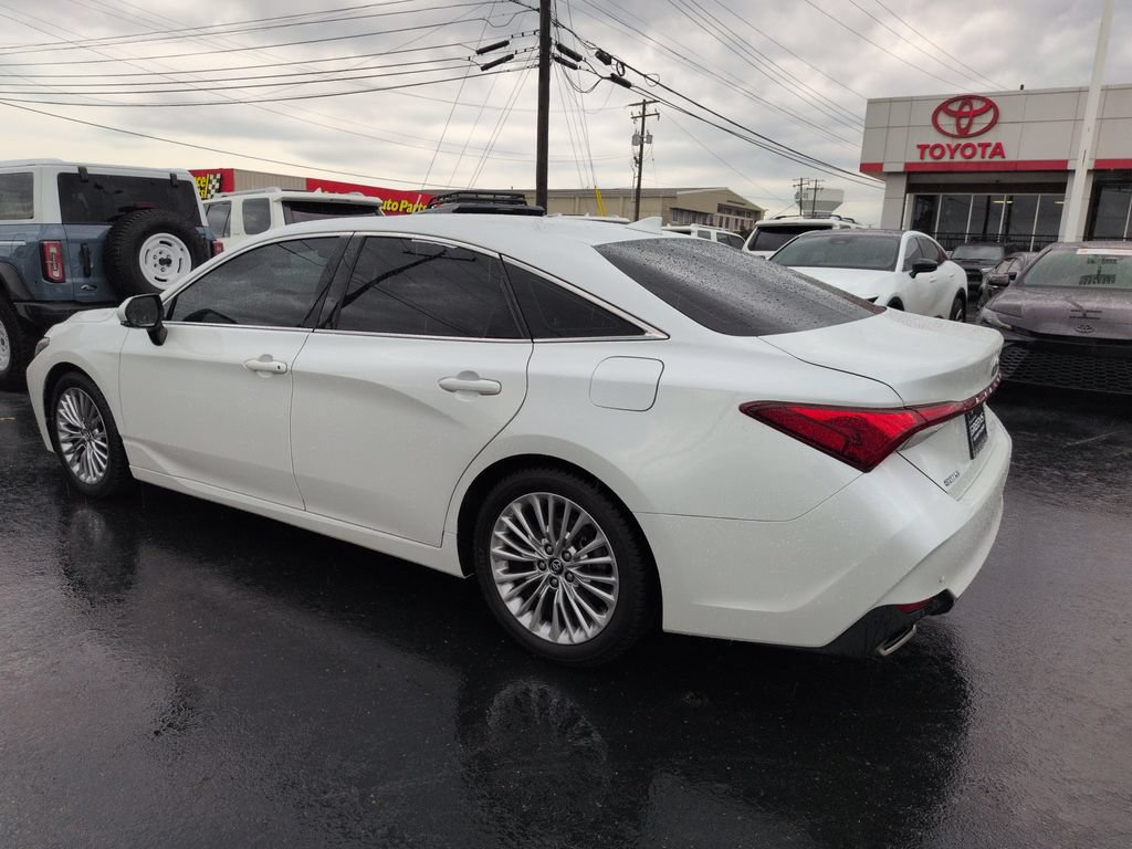Used 2020 Toyota Avalon Limited w/ Advanced Safety Package FWD image 3