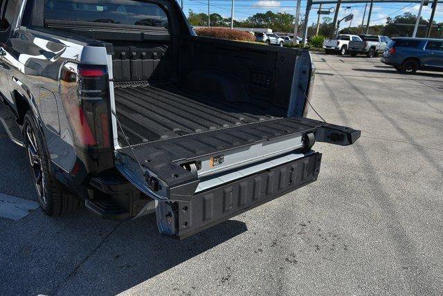 New 2025 GMC Sierra EV Denali image 18