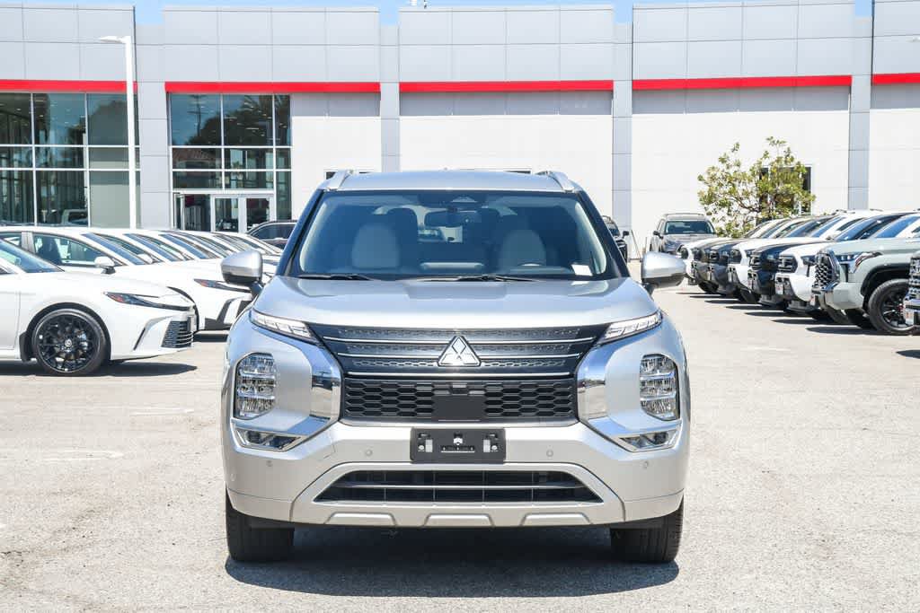 Used 2022 Mitsubishi Outlander SEL FWD image 2