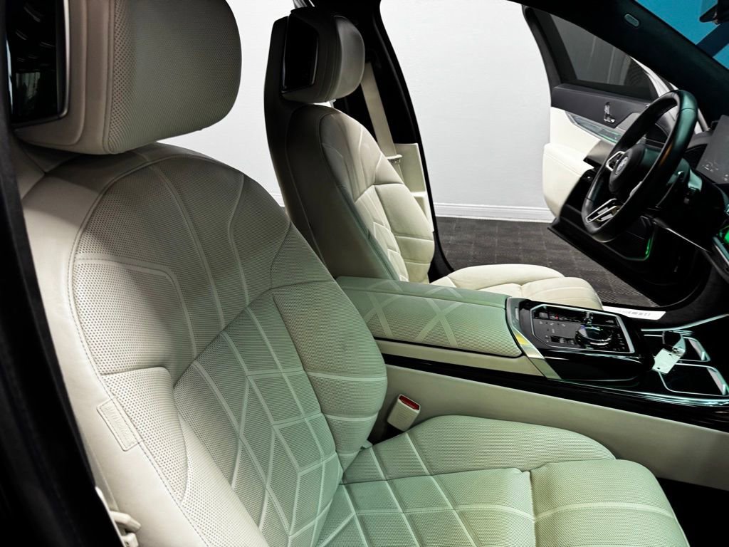 Used 2025 BMW 740i w/ Premium Package image 56