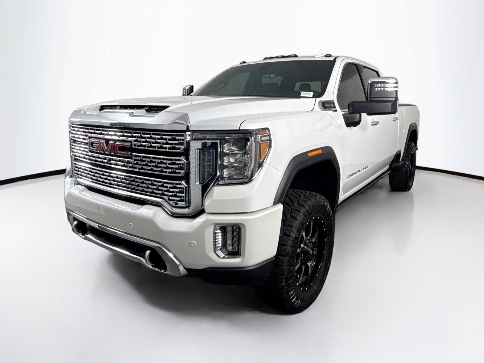 Used 2022 GMC Sierra 2500 Denali w/ Denali Ultimate Package AWD/4WD image 2