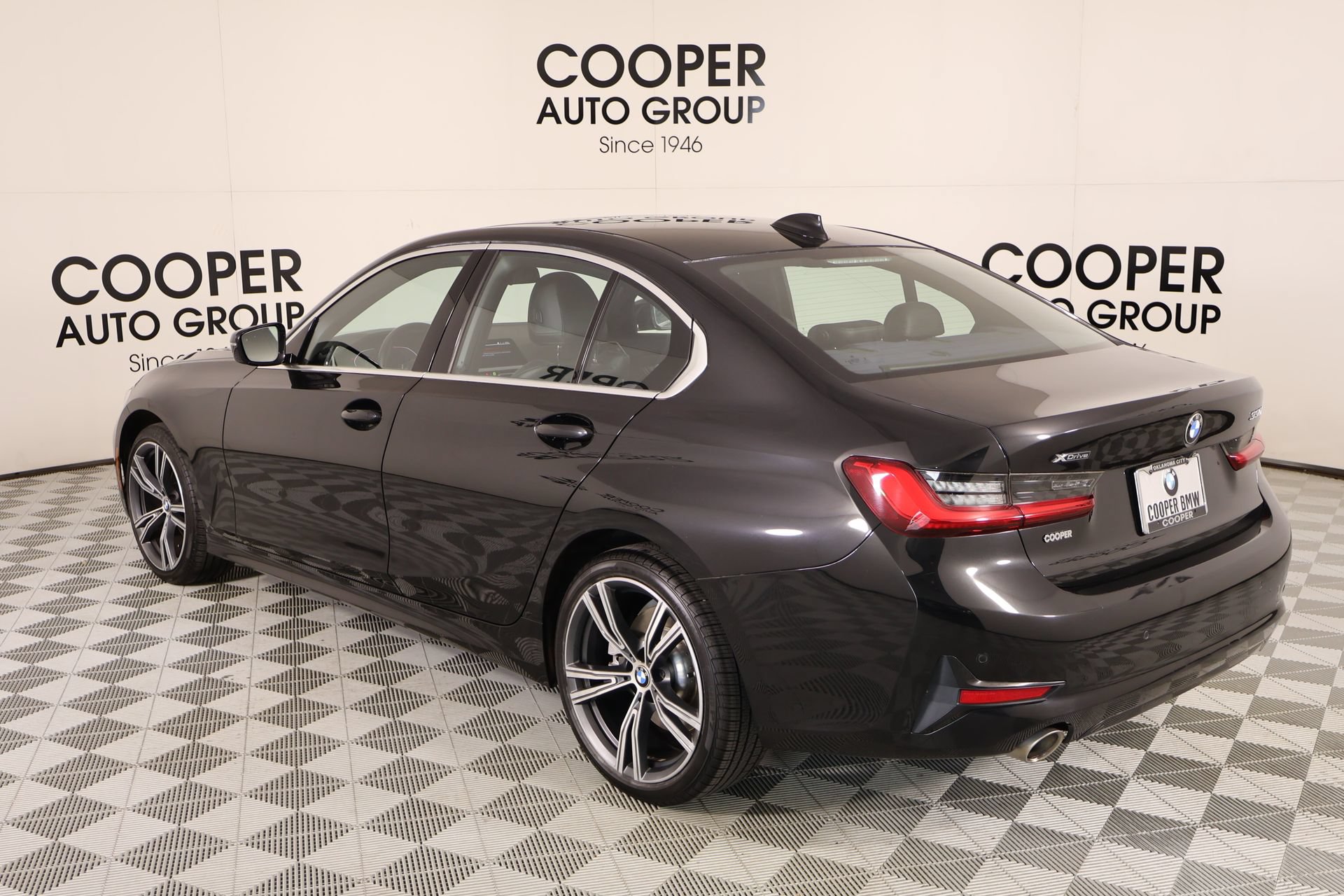 Used 2019 BMW 330i xDrive Sedan w/ Premium Package AWD/4WD image 24