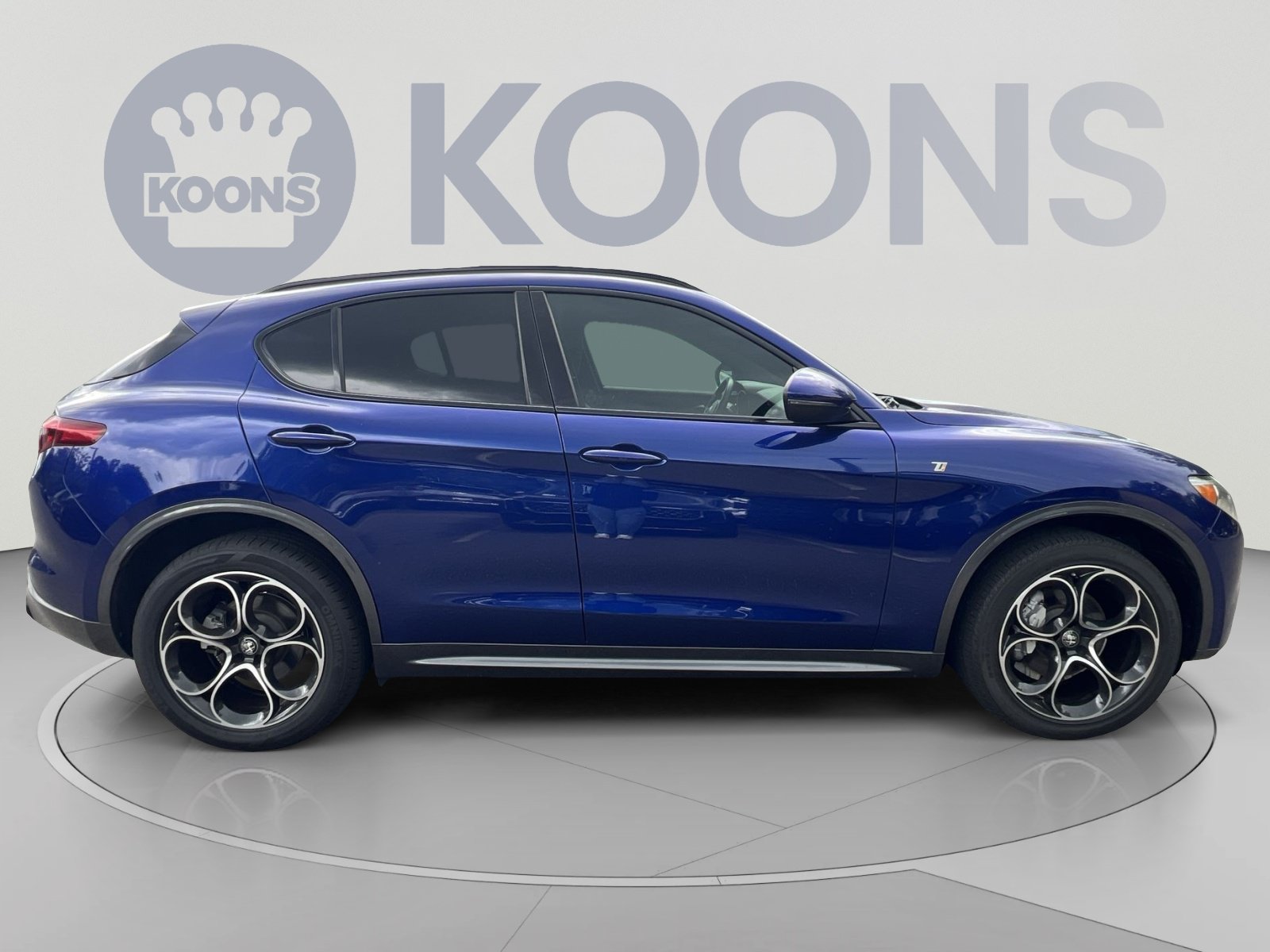 Used 2023 Alfa Romeo Stelvio Ti w/ Active Assist Plus Package AWD/4WD image 8
