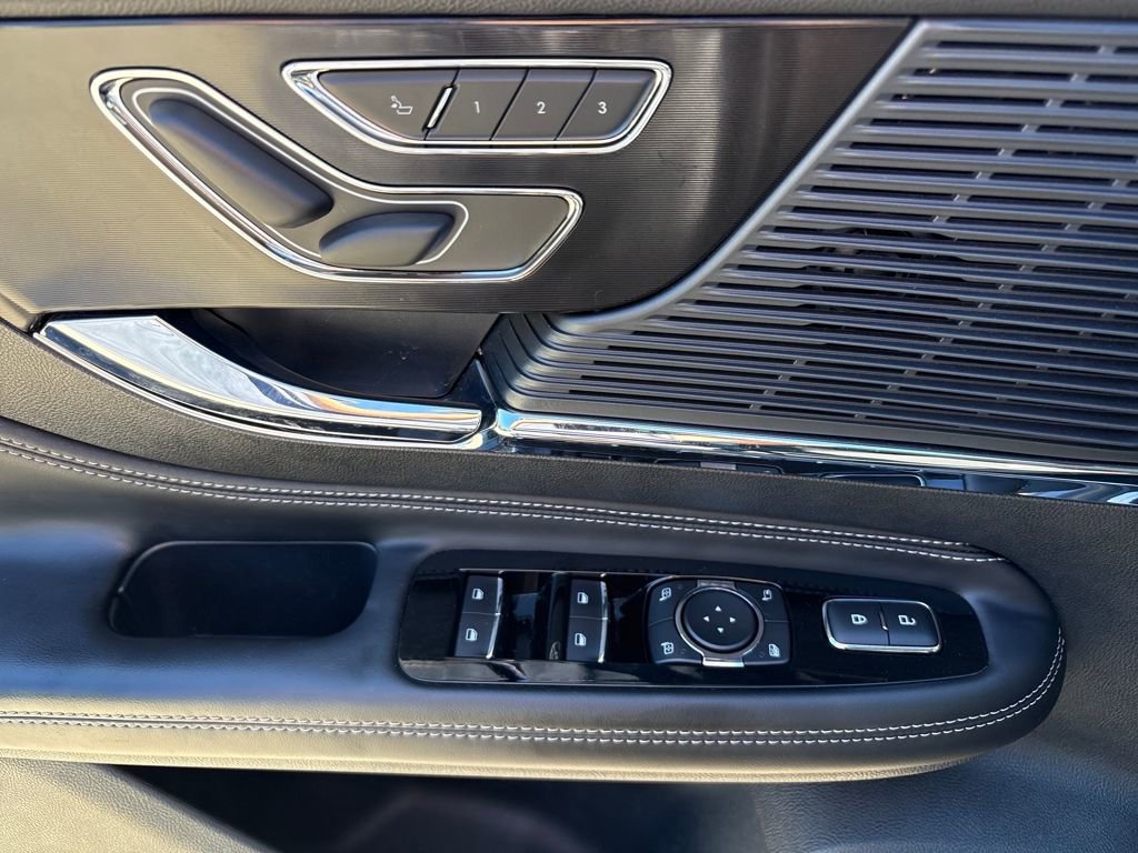 Used 2021 Lincoln Corsair AWD w/ Premium Package image 19