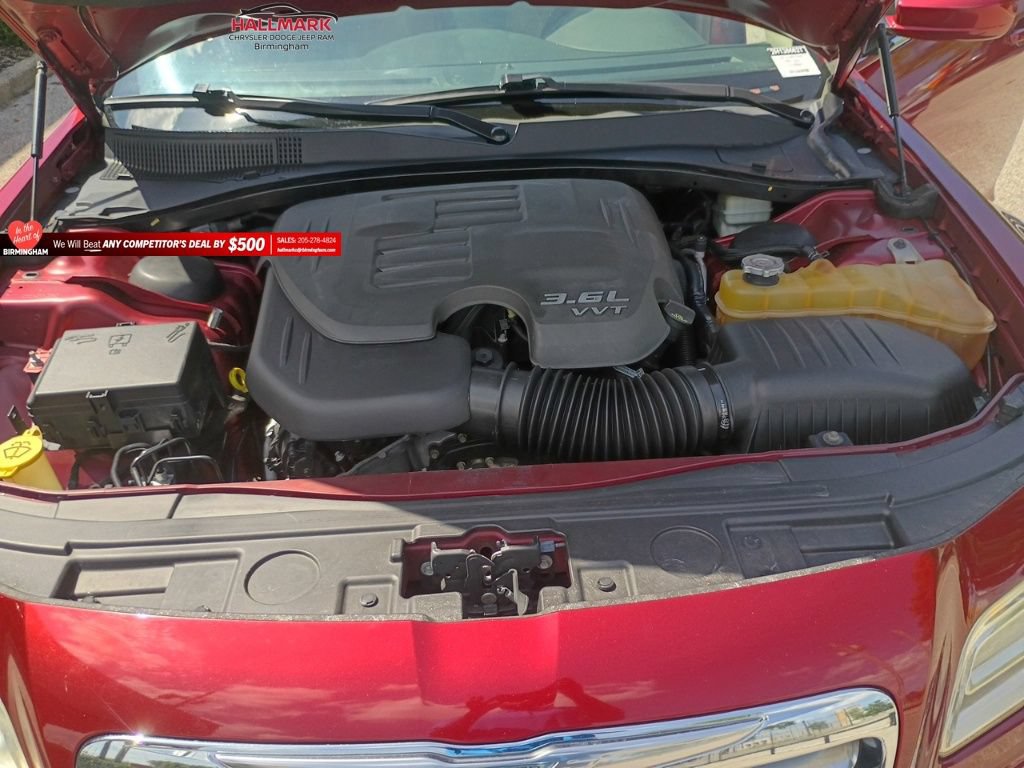 Used 2012 Chrysler 300 RWD image 17