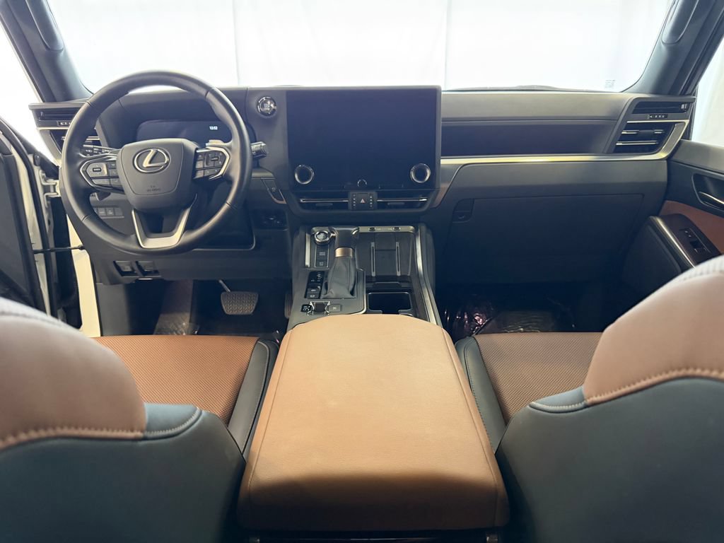 Used 2024 Lexus GX 550 w/ Accessory Package (Z1) AWD/4WD image 13