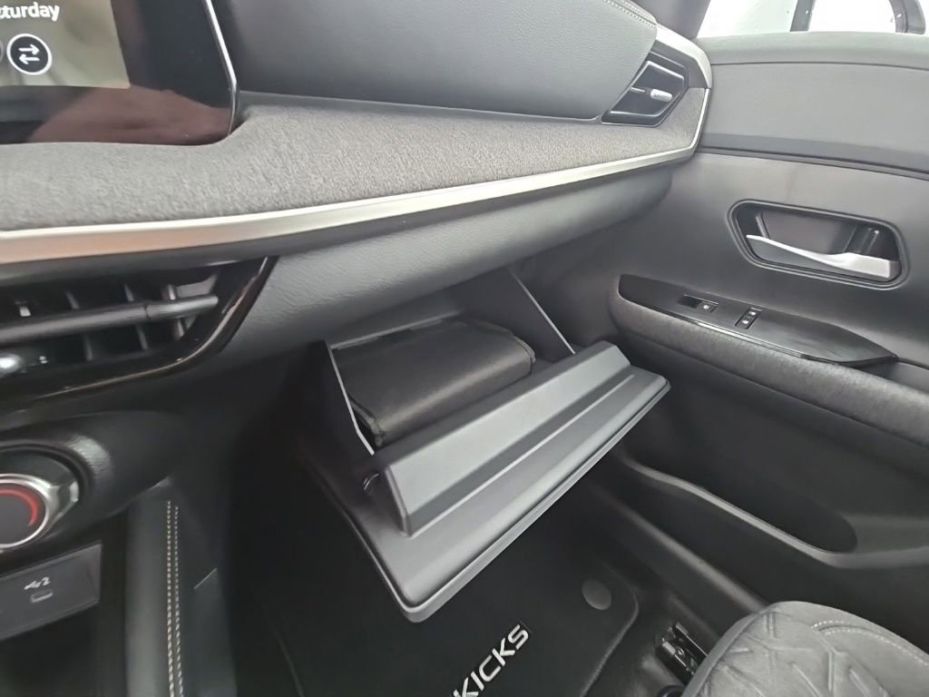 Used 2025 Nissan Kicks SV image 22