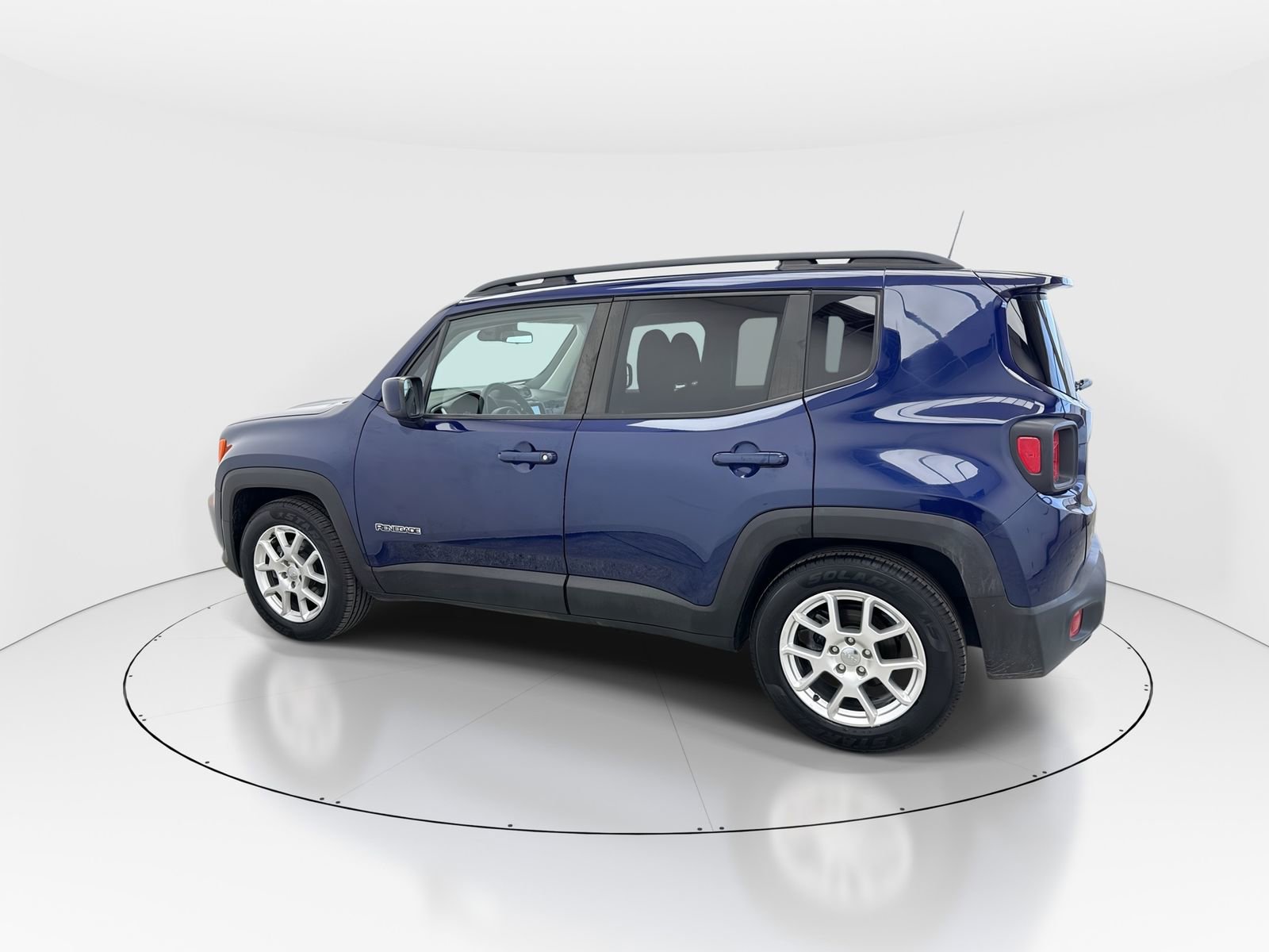 Used 2020 Jeep Renegade Latitude w/ UConnect 8.4 Nav Group image 5