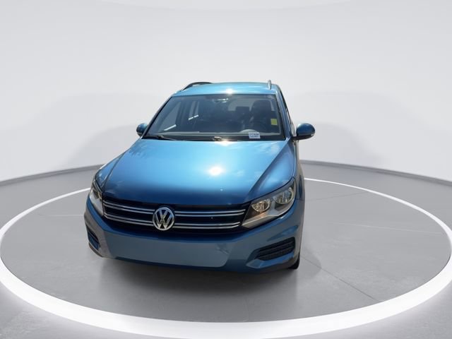 Used 2017 Volkswagen Tiguan Limited w/ Premium Package FWD image 3