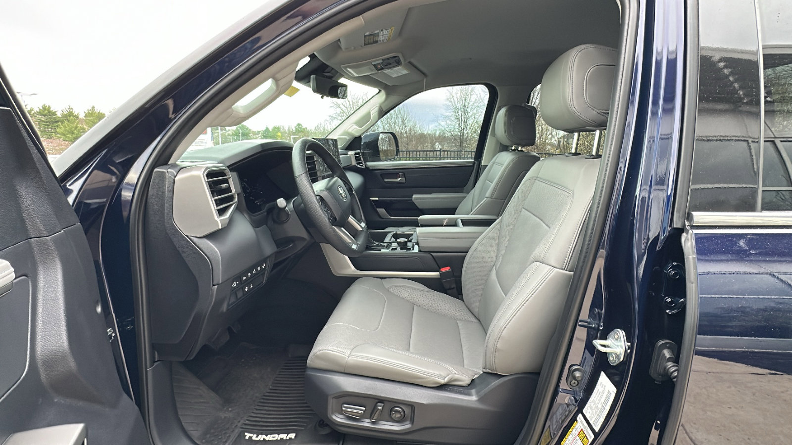 Used 2023 Toyota Tundra Limited image 13