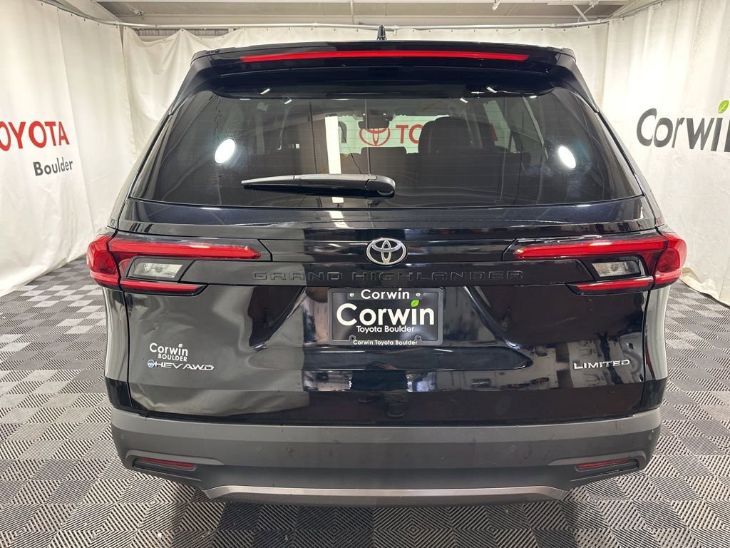 Used 2024 Toyota Grand Highlander Limited image 7