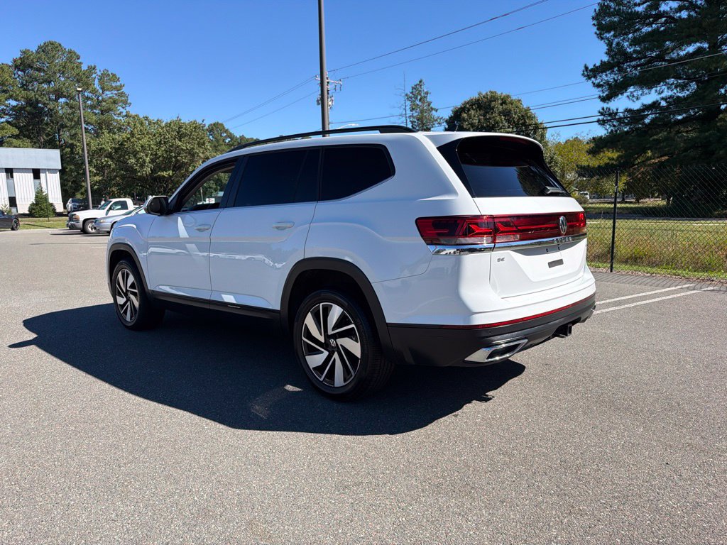 Used 2024 Volkswagen Atlas SE AWD/4WD image 7
