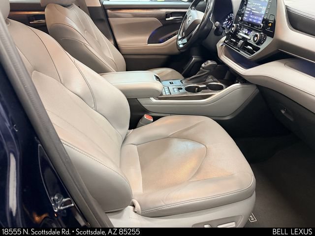 Used 2021 Toyota Highlander Limited FWD image 12