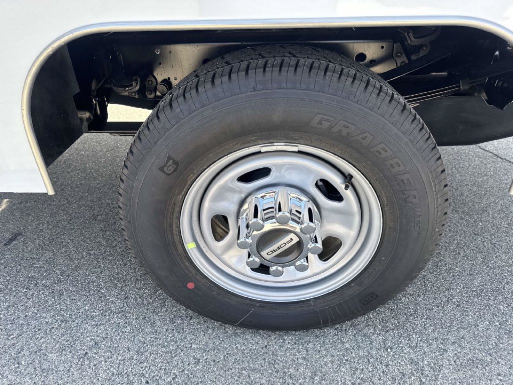 New 2026 Ford F350 XL w/ XL Chrome Package RWD image 8