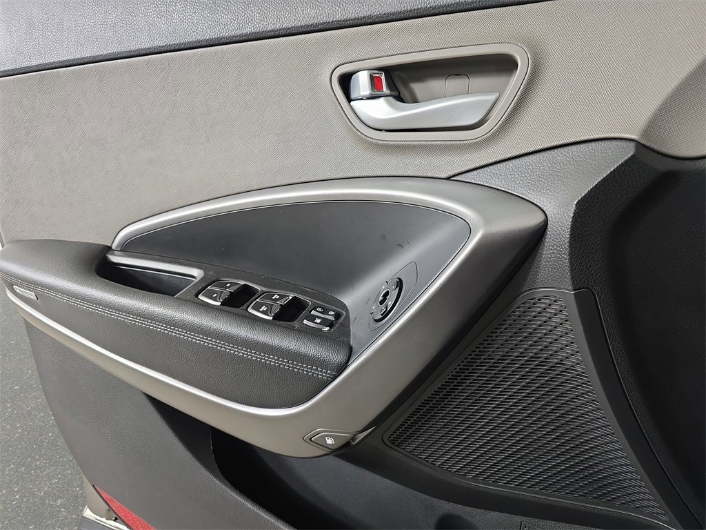 Used 2017 Hyundai Santa Fe Sport image 29