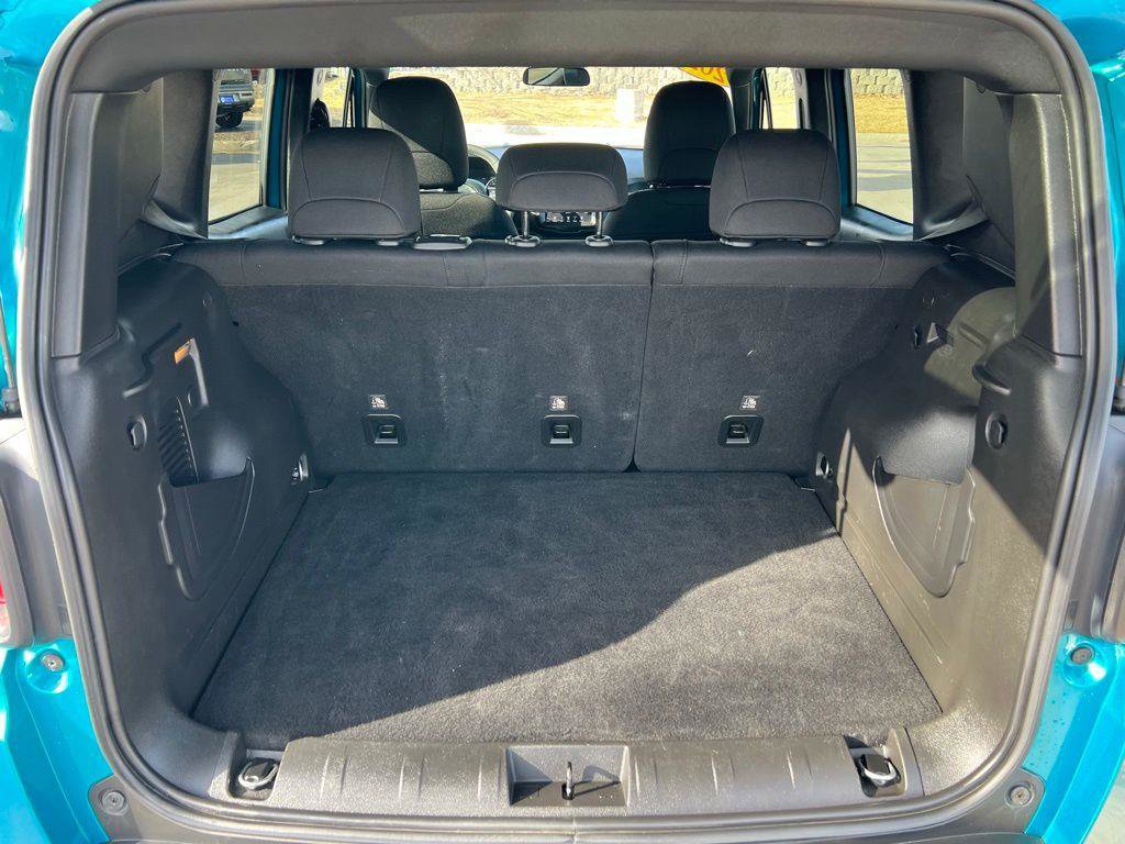 Used 2021 Jeep Renegade Latitude image 23