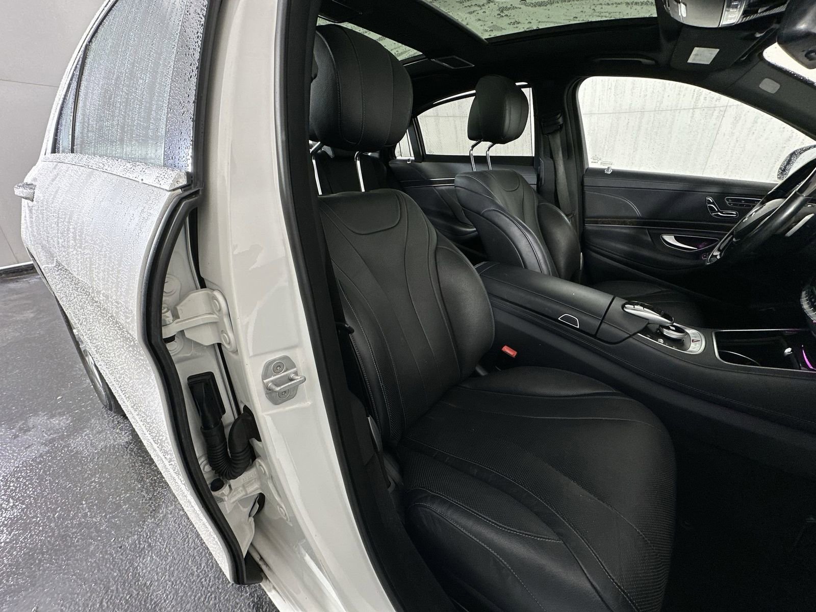Used 2017 Mercedes-Benz S 550 Sedan image 27