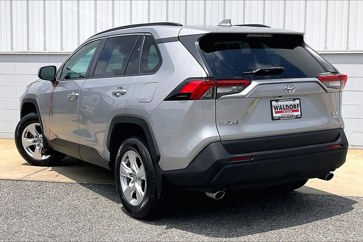 Used 2020 Toyota RAV4 XLE w/ Convenience Package AWD/4WD image 15