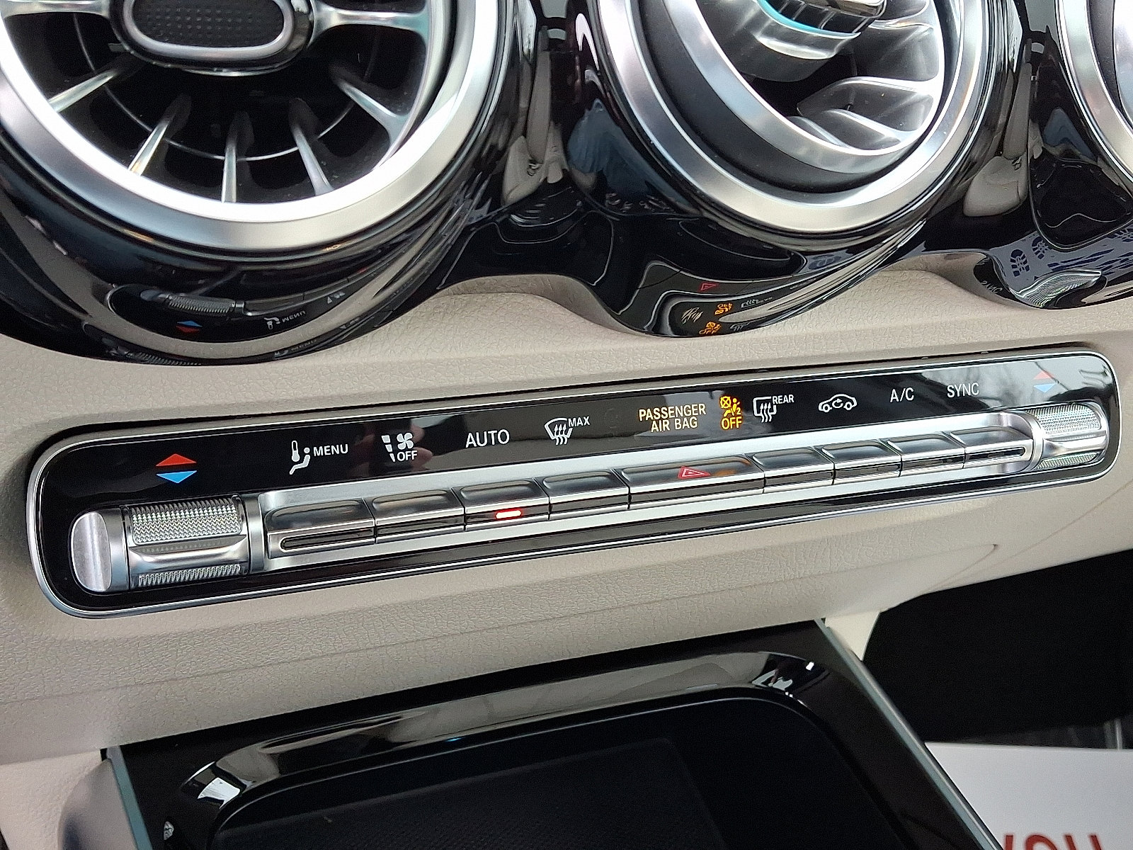 Certified 2023 Mercedes-Benz GLB 250 4MATIC image 16