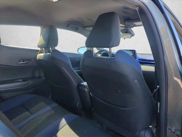Used 2021 Toyota C-HR XLE image 15