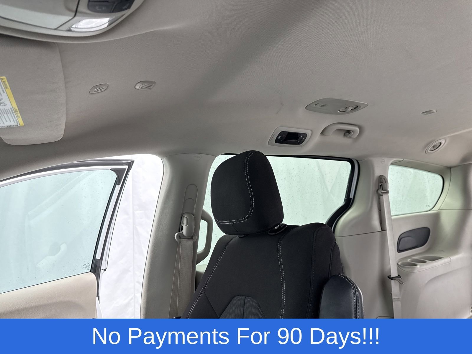 Used 2024 Chrysler Voyager LX image 22