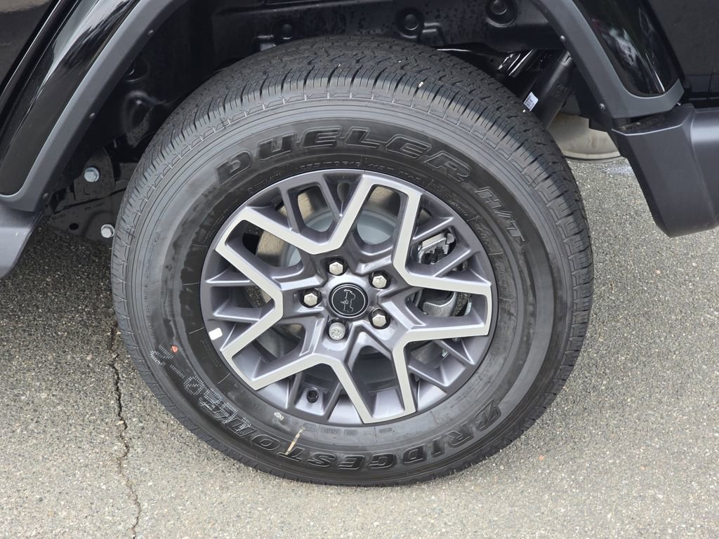 New 2025 Jeep Wrangler Unlimited Sahara AWD/4WD image 33