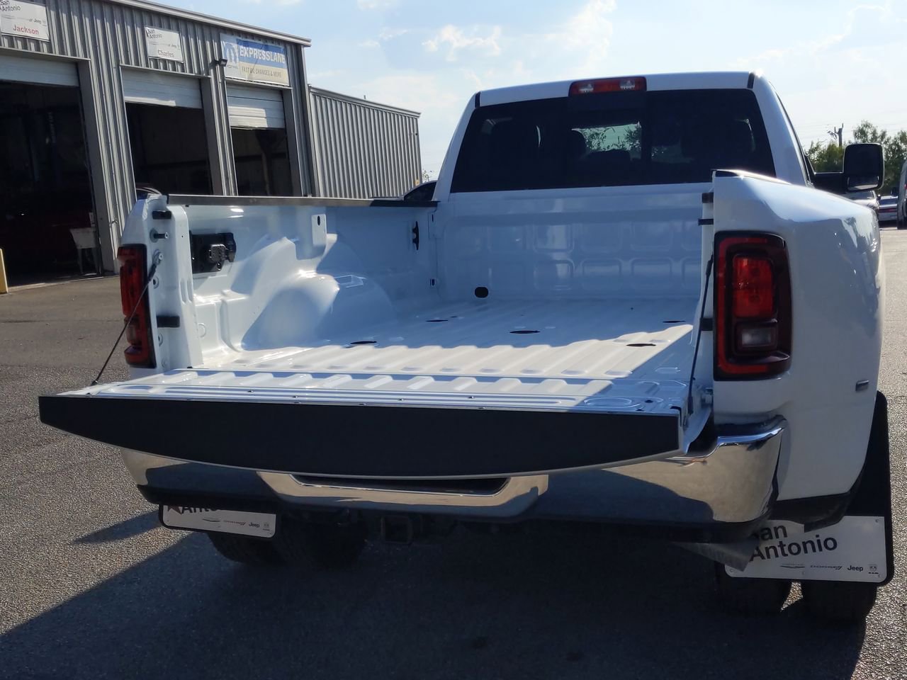 New 2026 RAM 3500 Tradesman image 25