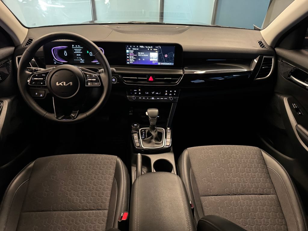 Used 2025 Kia Seltos S AWD/4WD image 9