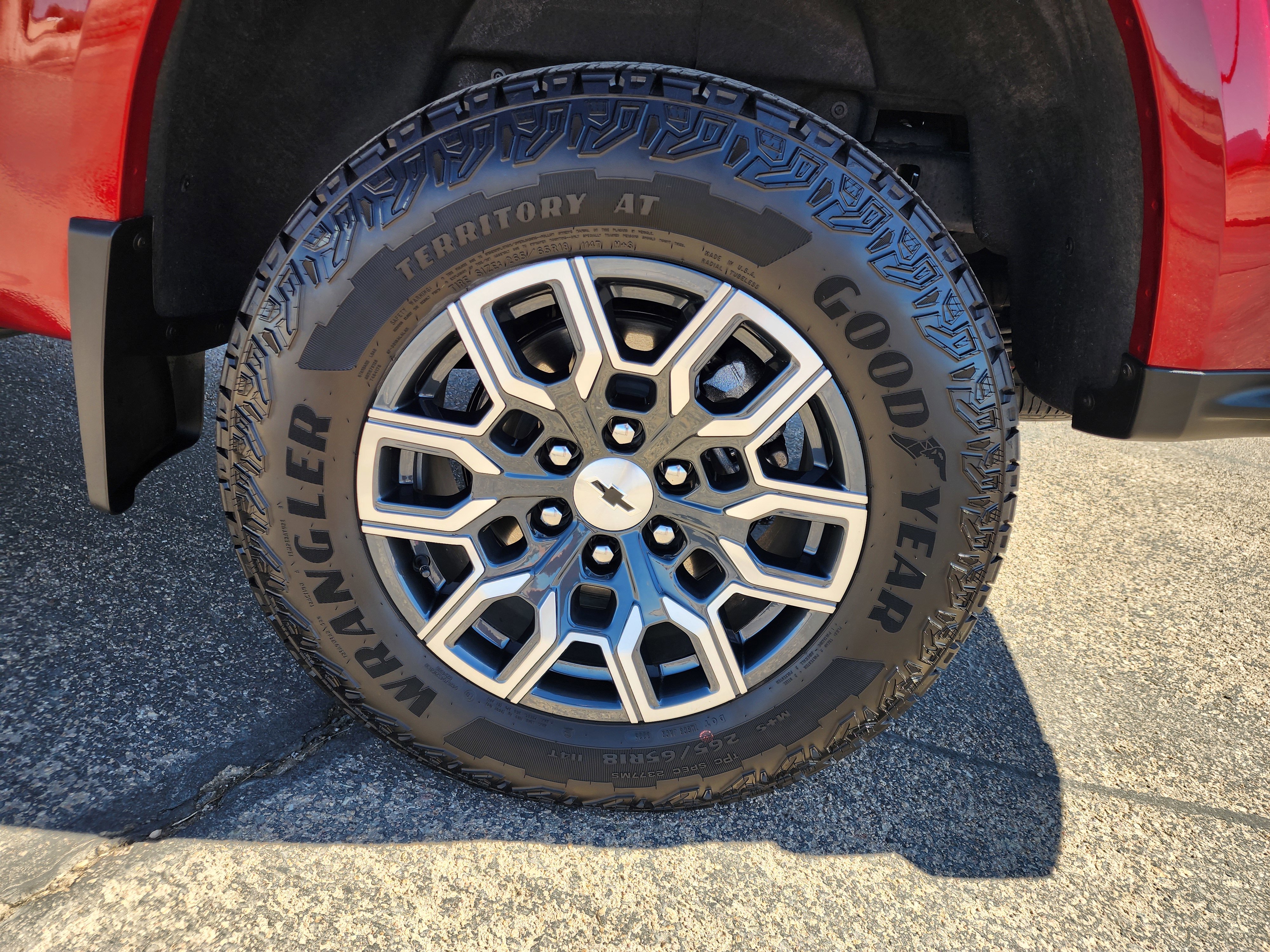 Used 2026 Chevrolet Colorado Z71 AWD/4WD image 10