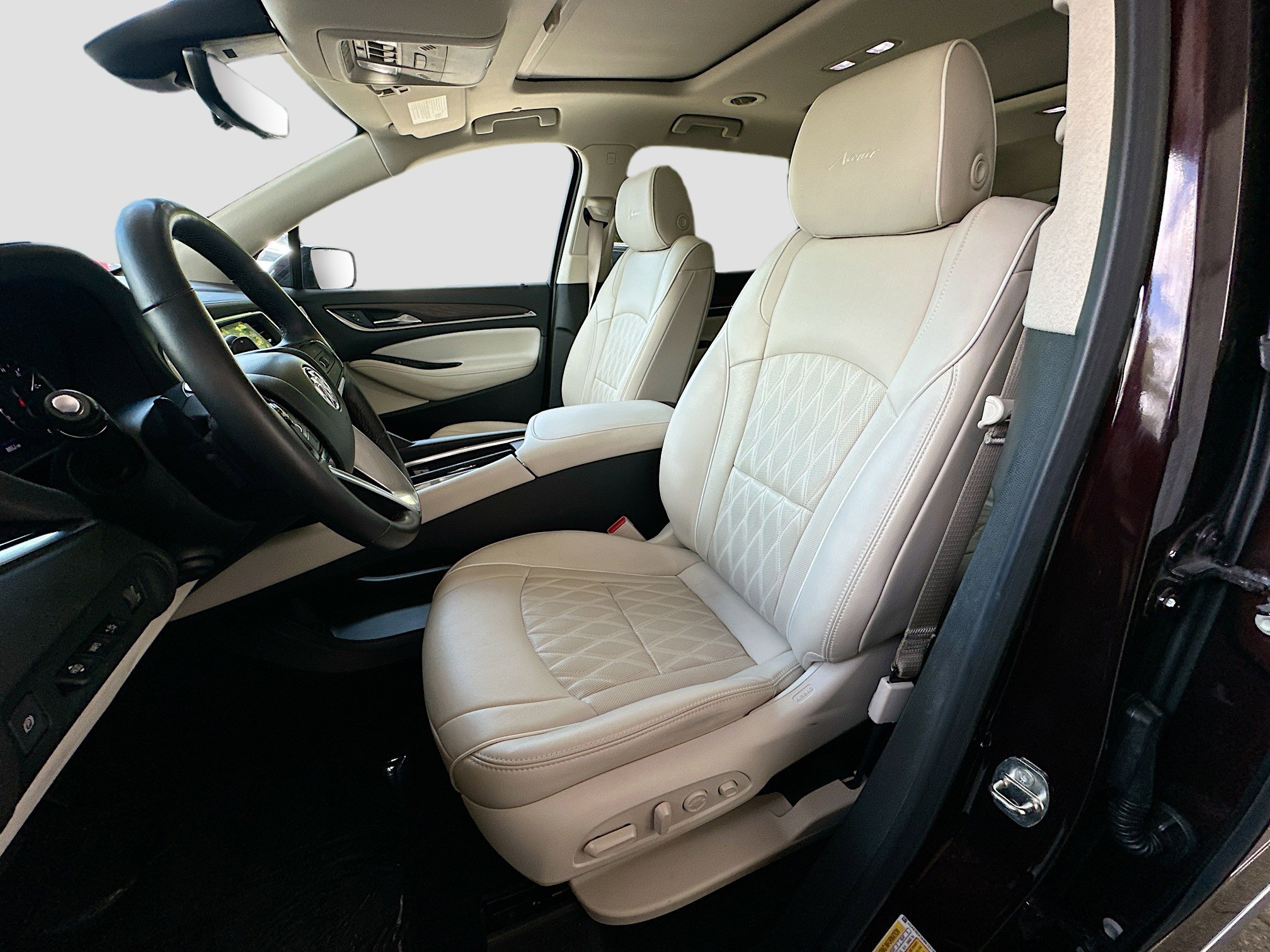 Used 2022 Buick Enclave Avenir FWD image 21