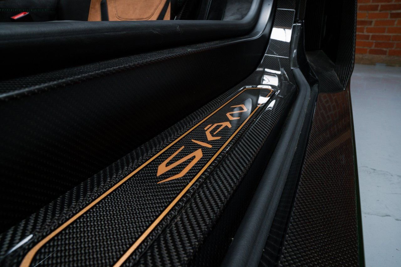 Used 2021 Lamborghini Sian Roadster AWD/4WD image 17